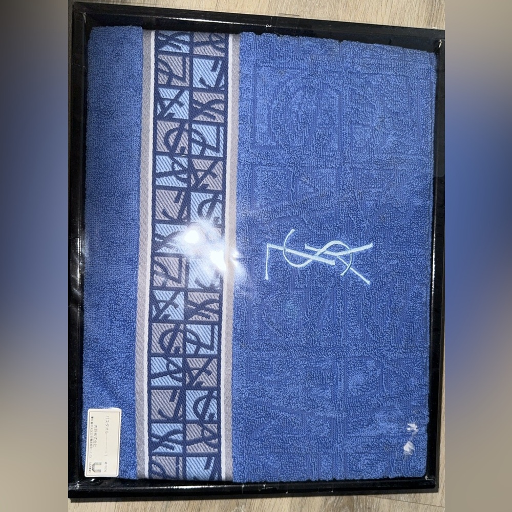 Brand New Authentic YSL Towel (Unisex)